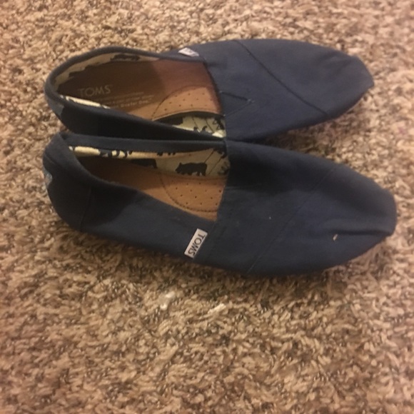 Toms - Picture 2 of 2